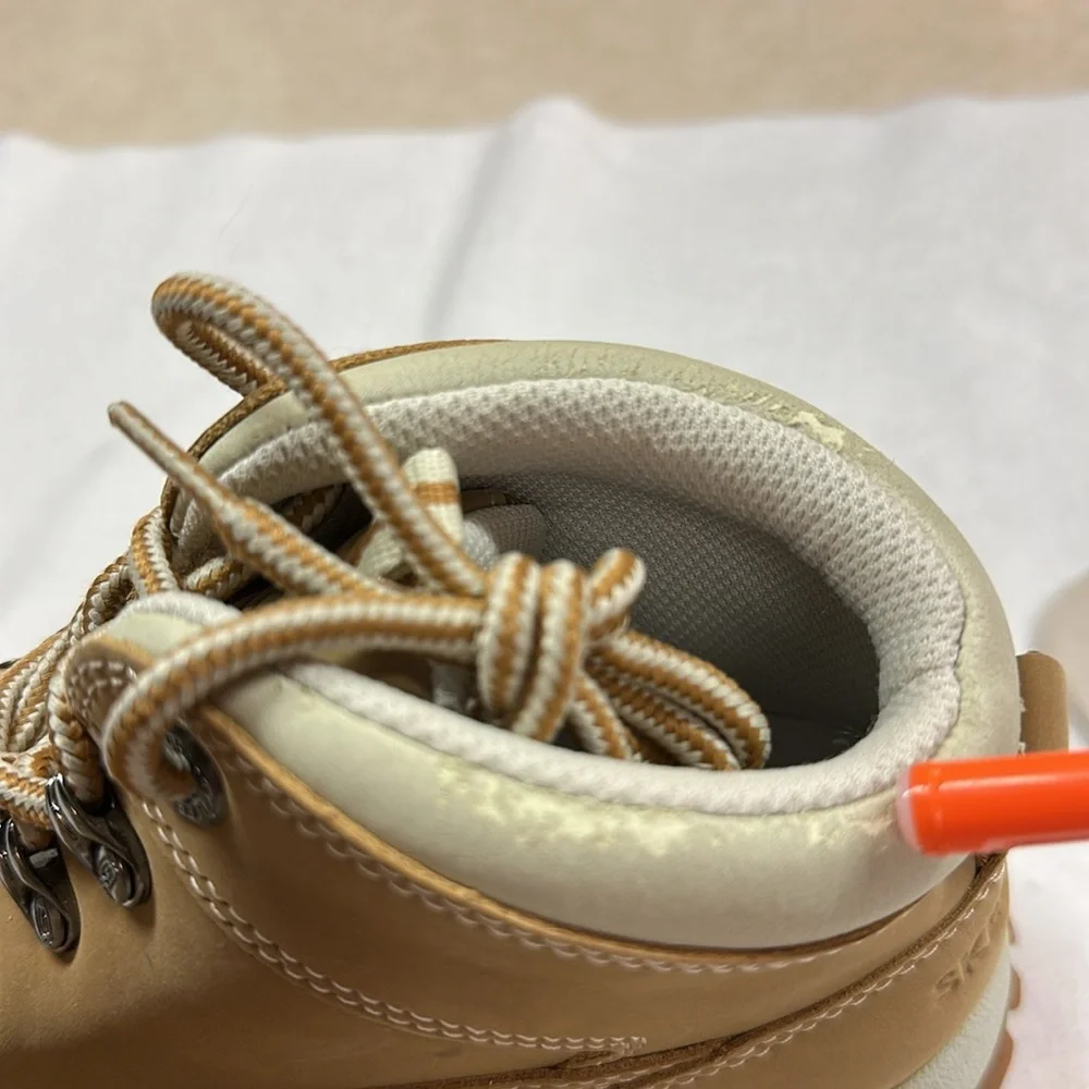 Skechers Synergy Tan & Cream Women’s Hiking Outdoorsy Lace-up Ankle Boots Size 6